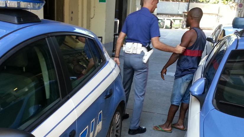 Foglio di via dalla città per l’immigrato che morse un vigile
