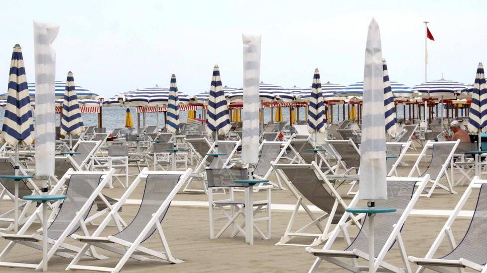 Crisi degli stabilimenti balneari «Rivedere gli studi di settore»