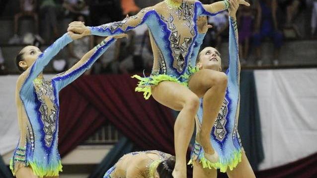 Ginnastica ritmica spettacolo azzurro al palasport pisano