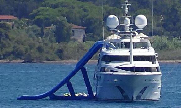 Il maxi yacht diventa parco acquatico