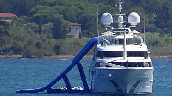 Il maxi yacht diventa parco acquatico