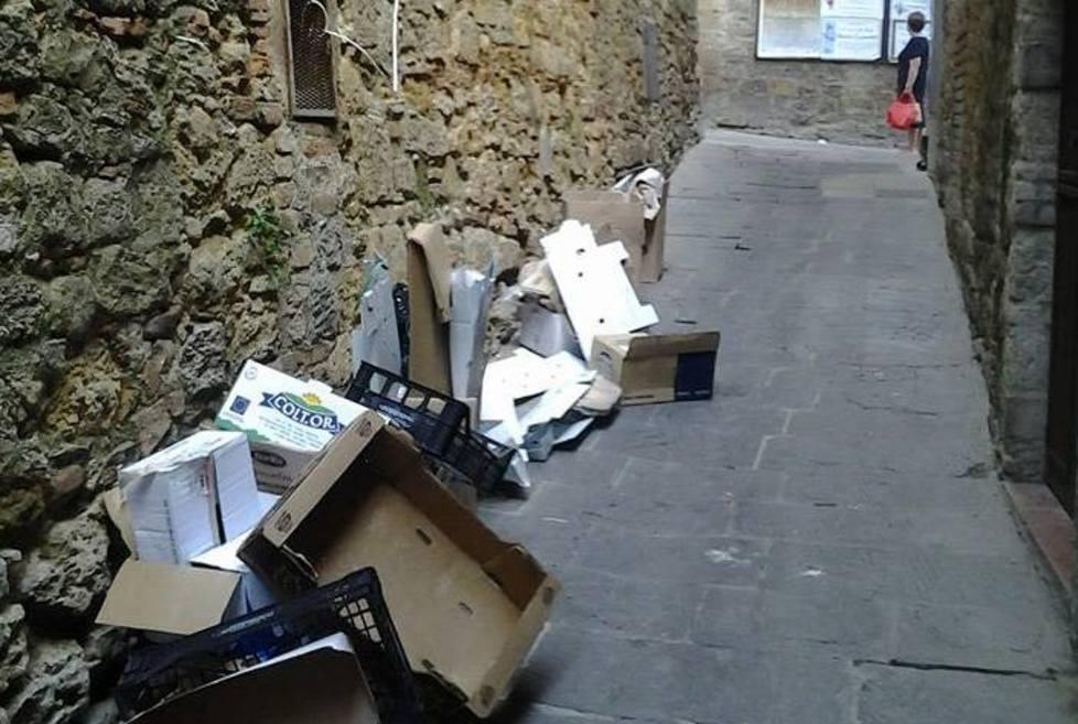 Giro di vite del Comune sui rifiuti abbandonati in centro