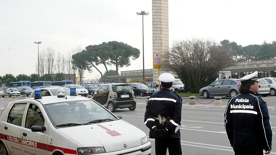 Feriti due ciclisti a seguito di scontri con autovetture