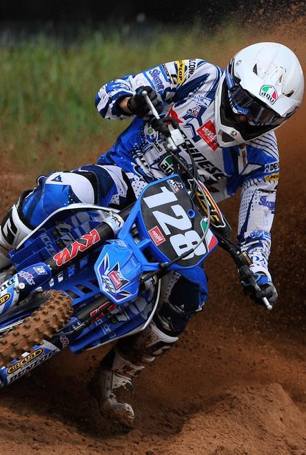 Ancora grave il 16enne caduto in moto