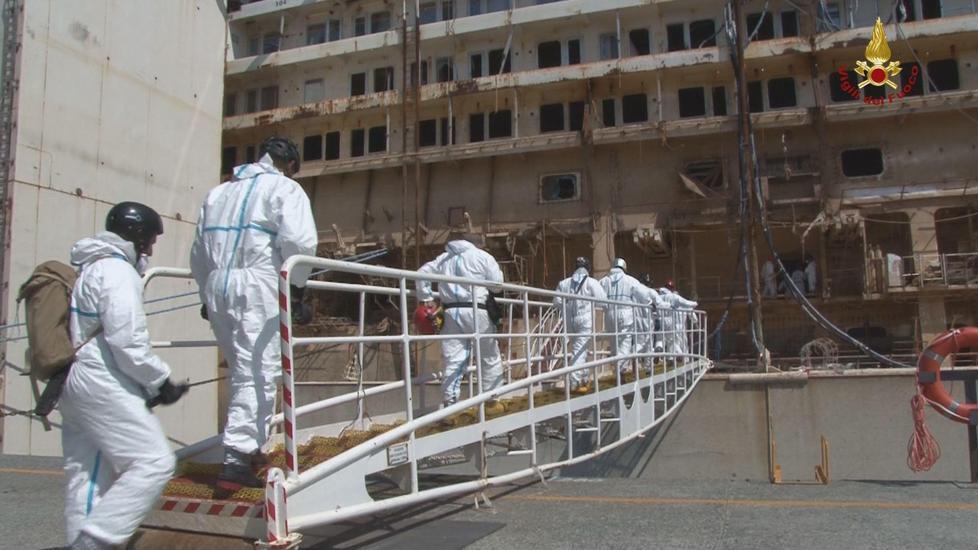 Resti ossei sulla Concordia, il fascicolo inviato a Grosseto 