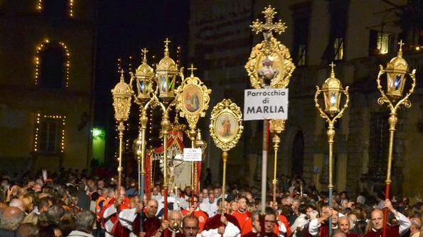 Santa Croce, nessuno vuole i ceri votivi
