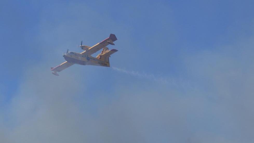 Incendi: mezzi aerei in azione a Nuxis, Orosei e Capo Frasca 