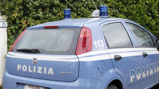 Turiste rapinate da banditi armati in sella a uno scooter
