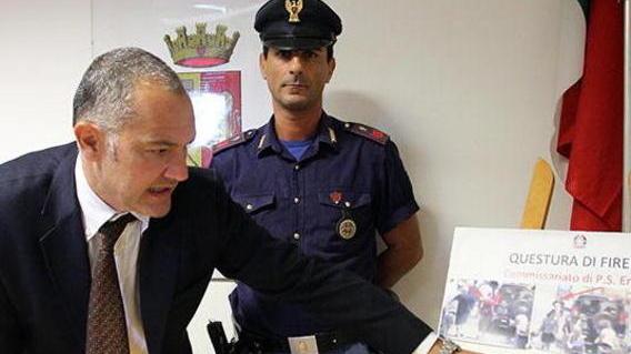 Scippatore rincorso da una ragazza e poi arrestato grazie a un selfie