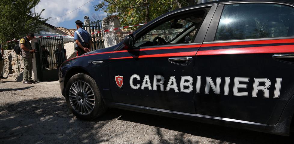 Tenta di baciare una bimba Arrestato un sessantenne 