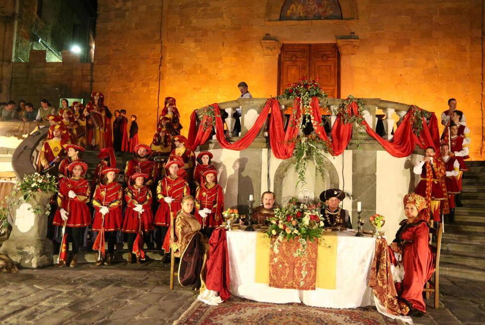 Cena al Rione San Francesco Dono artistico dalla montagna