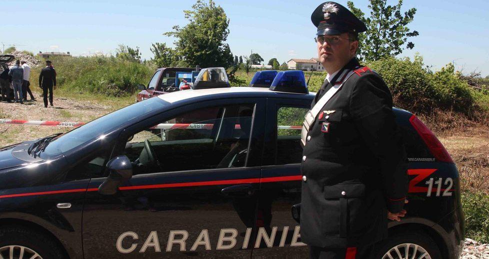 Trovato nudo e senza vita in macchina 