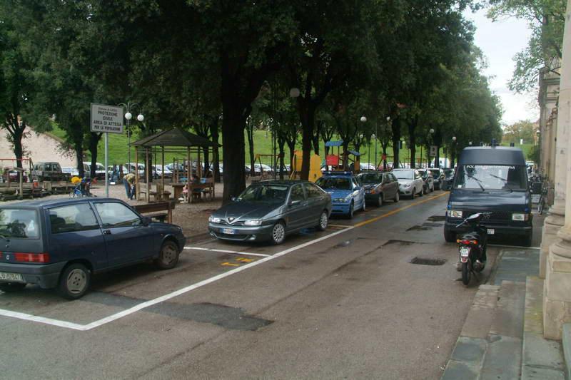 Tenta di rubare una bicicletta, fermato dai vigili urbani 