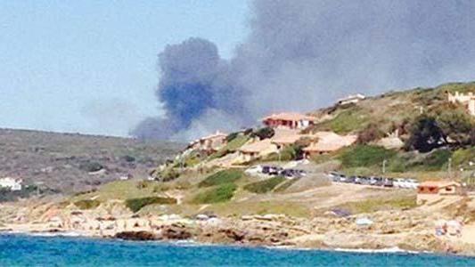 Lancio di missili a Capo Frasca, incendiati 32 ettari: dure reazioni in Sardegna 
