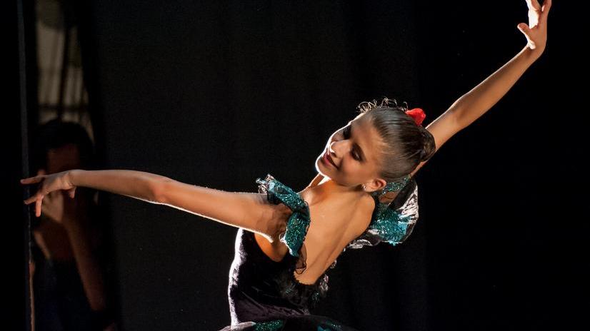 Giovane ballerina entra nell’etoile del teatro dell’Opera di Roma