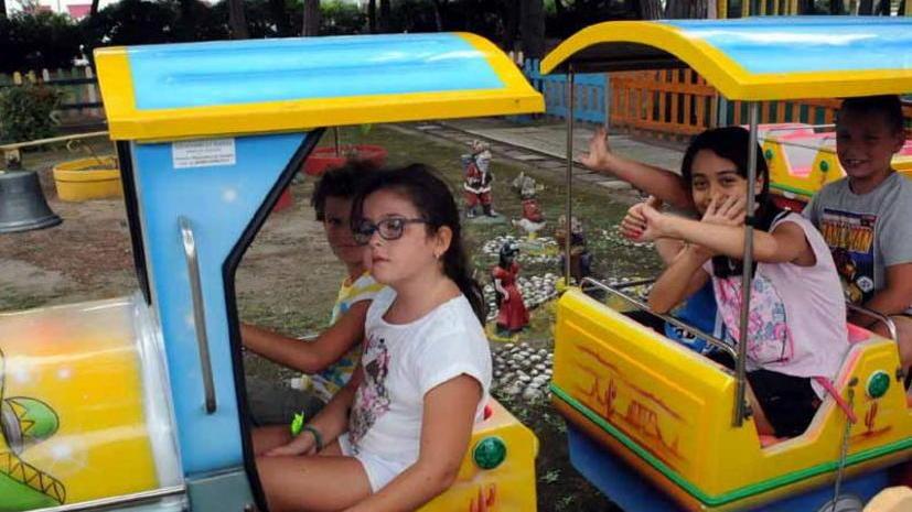 Nonno Giancarlo da trent’anni fa giocare i bimbi di Marina