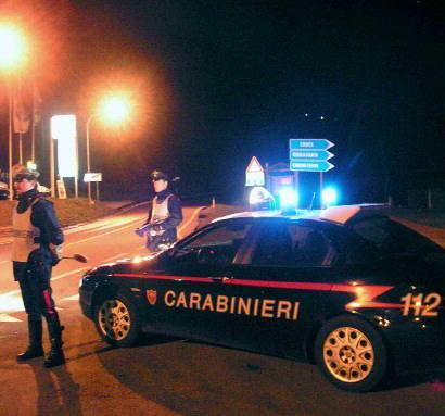 I cittadini scendono in strada a caccia dei ladri 