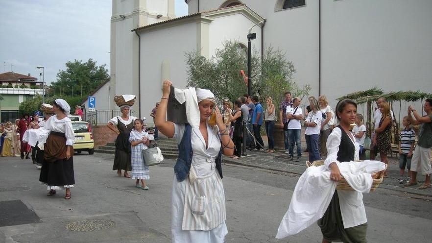 Conciatori e ciarlatani alla festa medievale