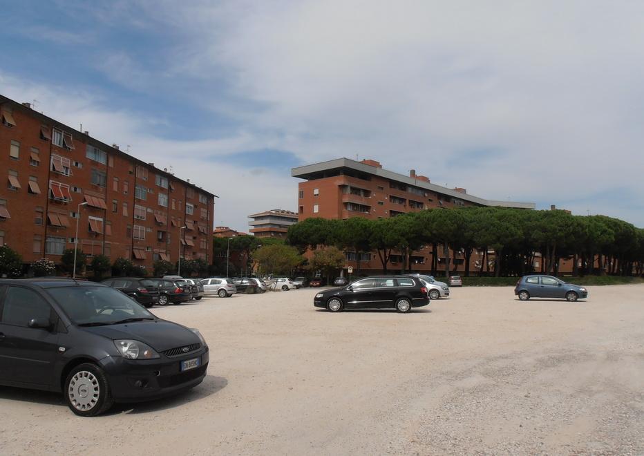«Asfaltate il parcheggio di via Muratori» 