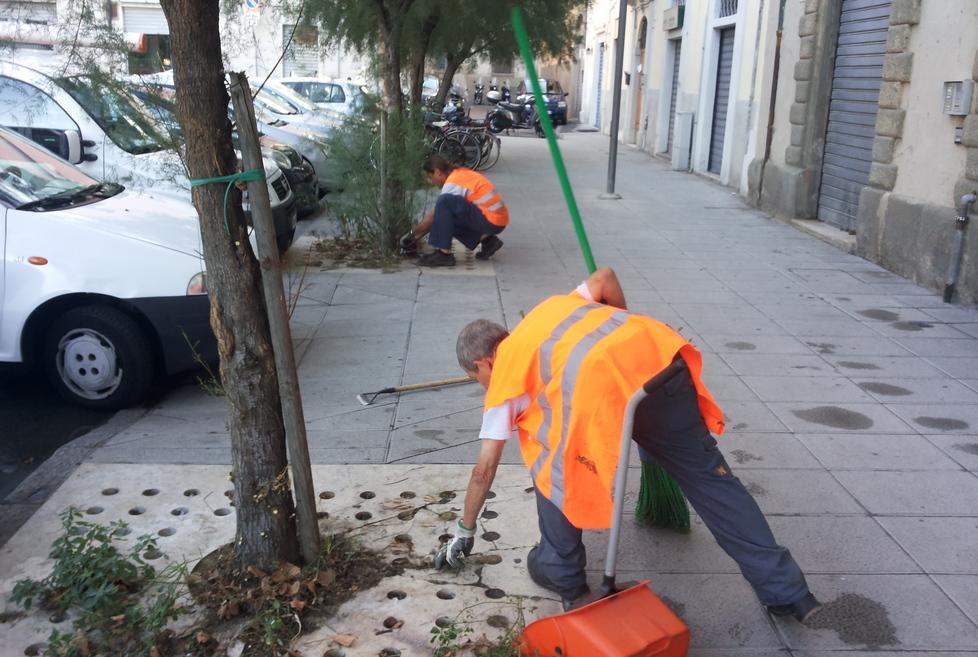 Pulizia straordinaria in piazza Giovine Italia