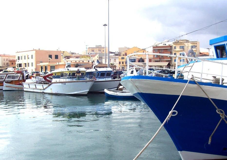 Darsena pescherecci e antemurale, incompiute del porto 
