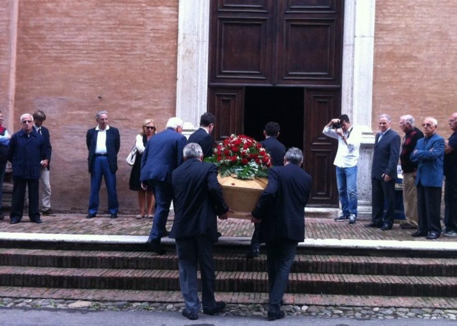 Ieri l’addio a Ermanno Della Casa