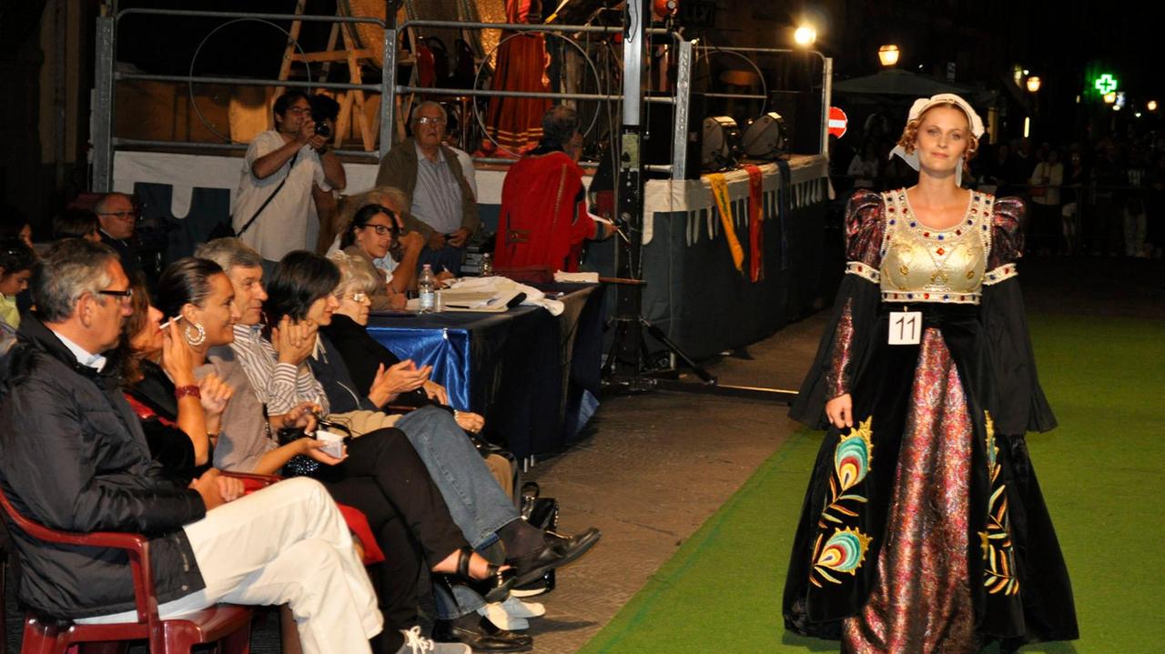 Palio di Pescia, si eleggono miss Medioevo e miss Rinascimento