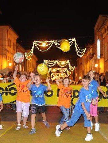 Questa sera una notte rosa all’insegna dello sport 