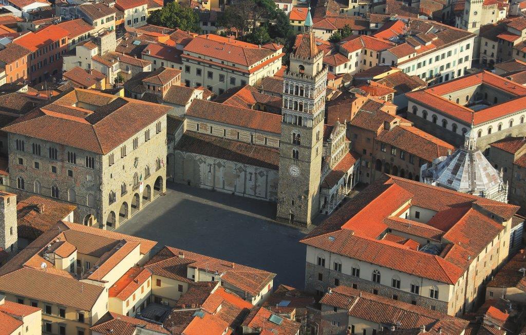 Confcommercio: «Piazza Duomo non può ospitare un circo al posto del mercato» 