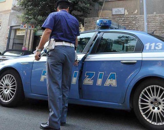 Scippata della collana d’oro davanti a casa 