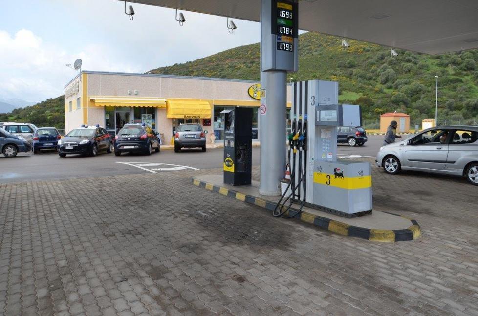 Furto al distributore, ladri incastrati con le telecamere 