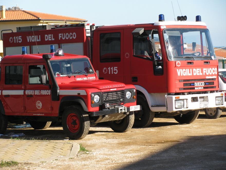 Raid incendiario, distrutte tre auto parcheggiate 