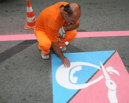 Avremo i parcheggi rosa (e il permesso Ztl?) per donne incinte e famiglie con bebè 