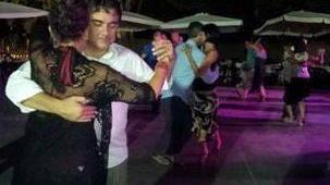 Domani in piazza Bovio la serata di tango sotto le stelle