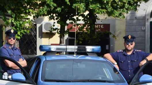 Stop al lavoro d’ufficio, poliziotti in strada