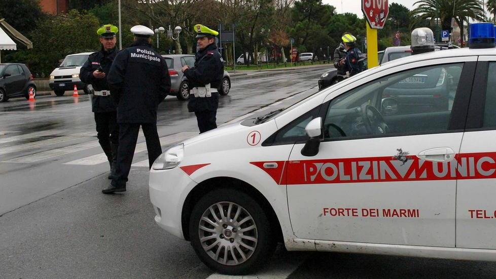 Investito in via Frassina, caccia al pirata della strada