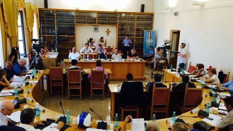 Tasi, la maggioranza si spacca in aula