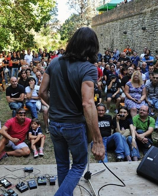 Castello di Spezzano: tre giorni declinati sulle note della chitarra 