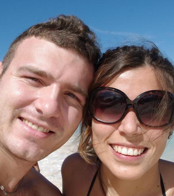 Mollano tutto e vanno via: Giuliana e Alex ad Antigua 
