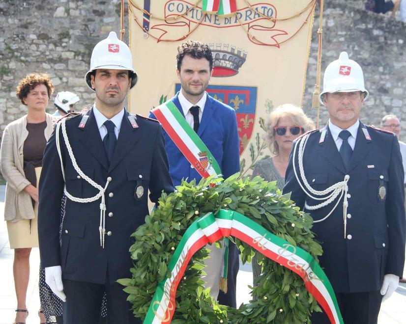 In piazza del Comune scoperta una targa dedicata alla liberazione di Prato 