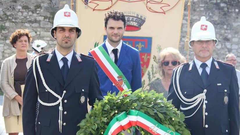 In piazza del Comune scoperta una targa dedicata alla liberazione di Prato