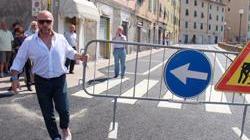 Nogarin sposta le transenne e riapre al traffico gli Scali delle Cantine