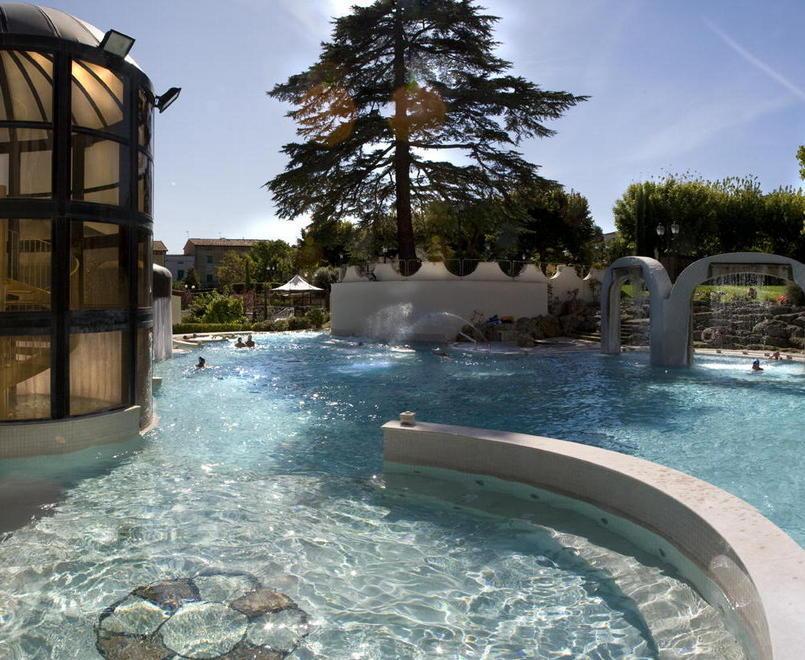Ingresso gratuito in piscina per residenti e dipendenti