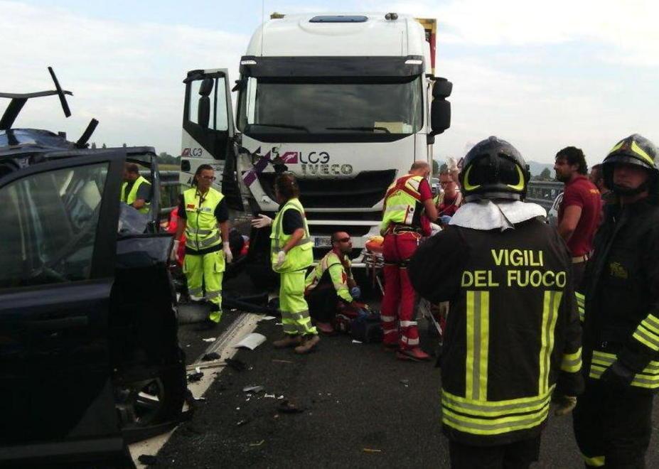 Tir contro Suv: grave un bimbo 