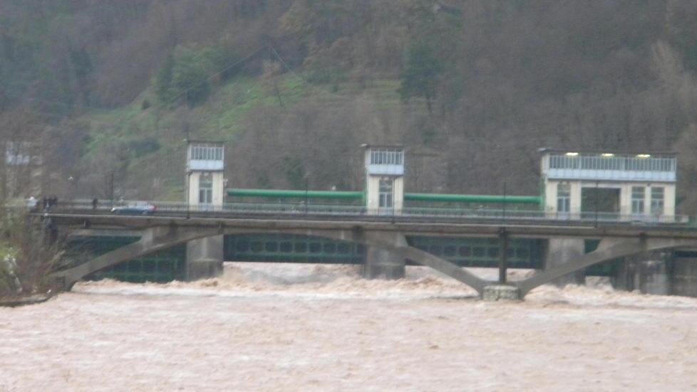 Si svuota l’invaso di Borgo Ispezioni al Ponte del Diavolo 