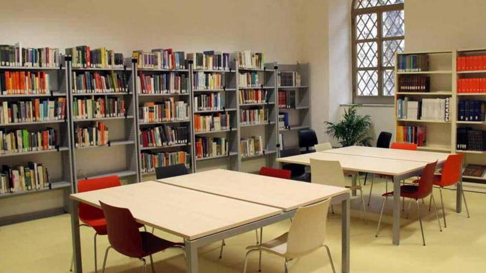 Il Comune: nessun problema di sicurezza dopo verifiche nella biblioteca di piazza Gramsci