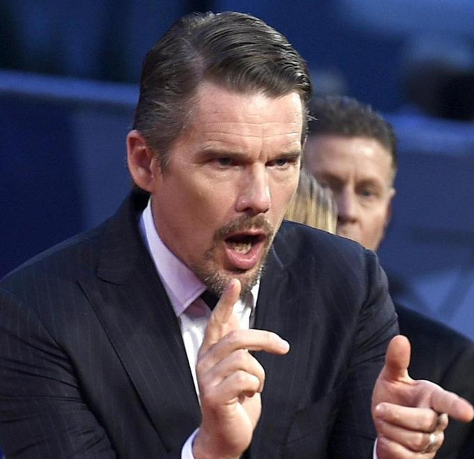 Pochi applausi per Ethan Hawke pilota di droni 