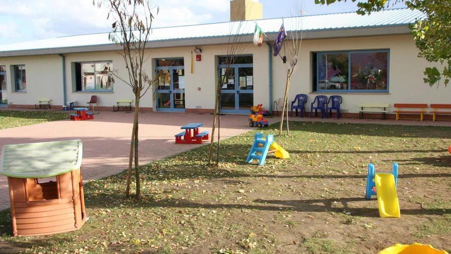 Scuole materne, orario ridotto per 4 classi