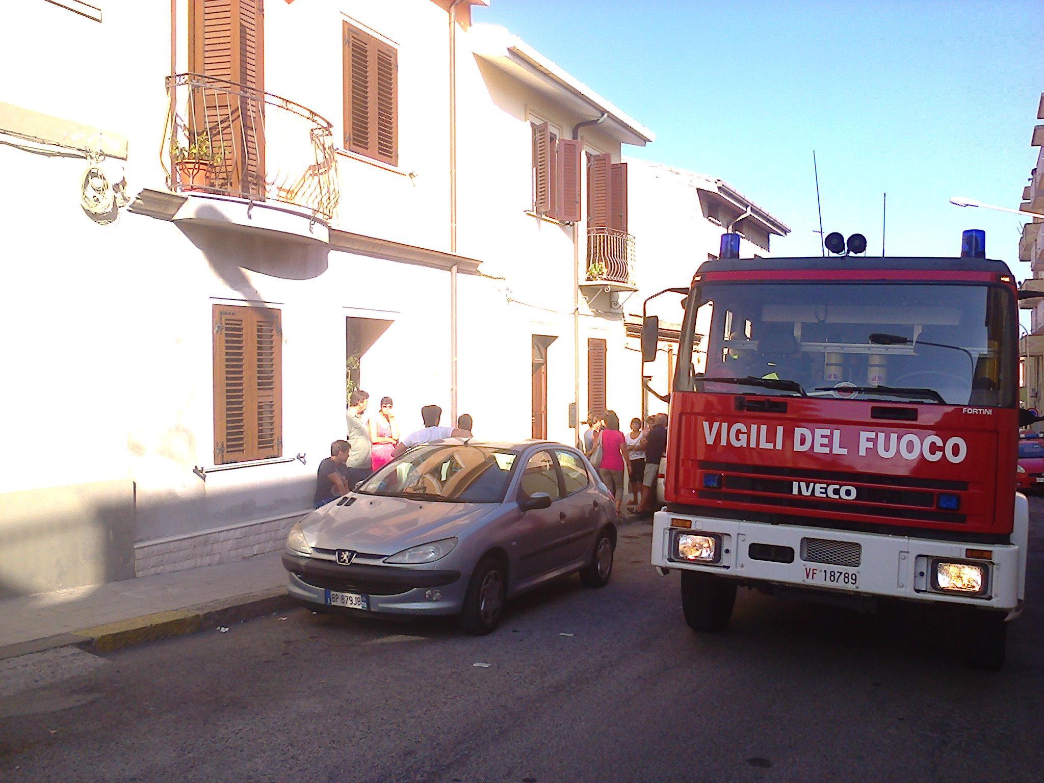 Esplosione a Porto Torres, marito e moglie ustionati alle gambe 
