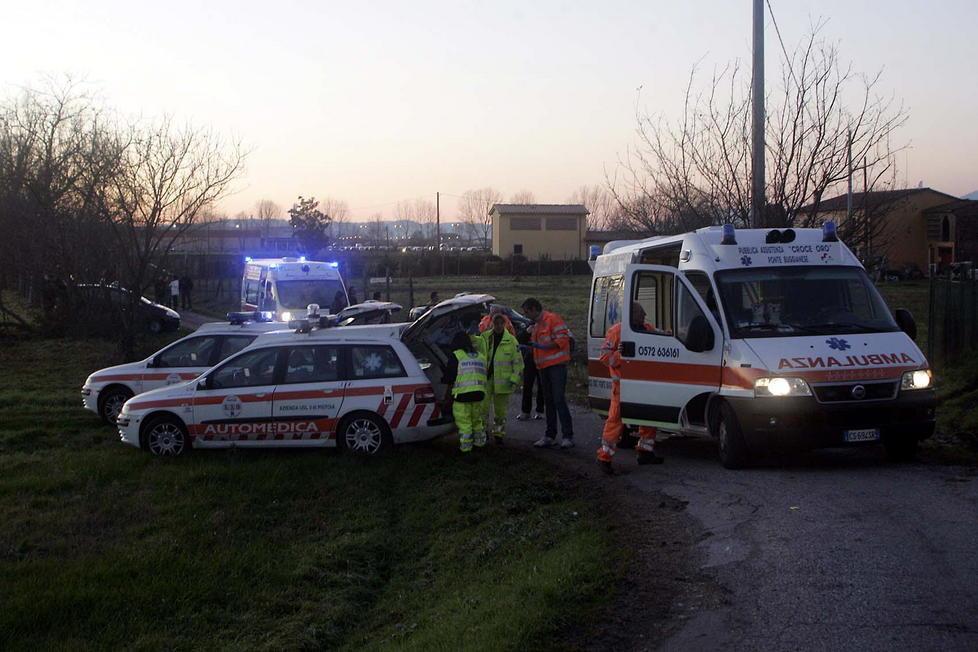 Tre feriti in uno scontro sulla via Camporcioni 